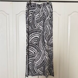 White House Black Market Monochrome Skirt